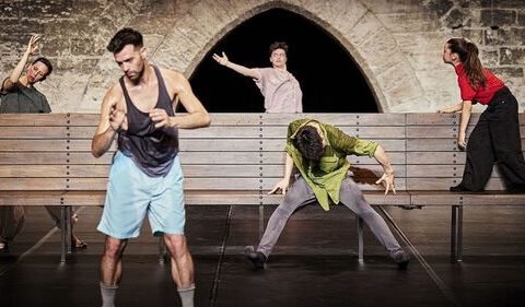 🇧🇪-Opera Ballet Vlaanderen : « Le FUTUR PROCHE » déconstruit de Jan Martens dans la Cour d’Honneur du Palais des Papes à Avignon
