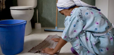🇲🇦- “Petites mains, grandes corvées”, le travail domestique par les petites filles : une réalité préoccupante !